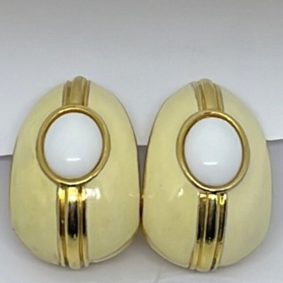 Vintage Jewelry - Vintage Gold Tone and Cream Enamel with Thermoset Cabochon Pierced Earrings